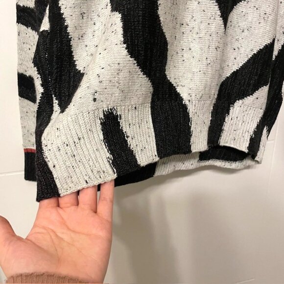 NWT NIC+ZOE Dusk Days Abstract Sweater Black Gray Size Small - Picture 9 of 16